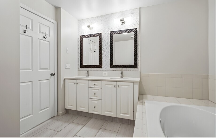 Primary Bathroom - 107 Brittany Ct