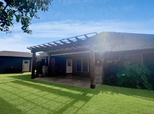 Building Photo - 903 SW 78th St