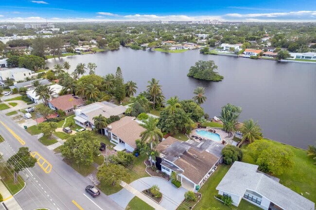 Building Photo - 19720 NE 26th Ave