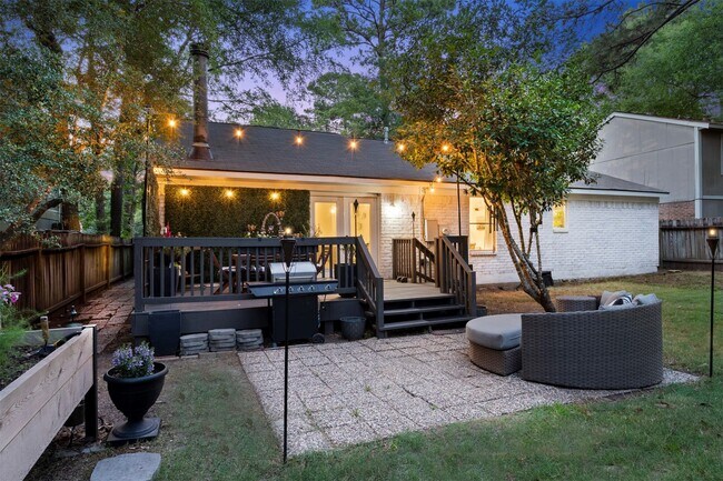 Building Photo - 20 Yewleaf Rd