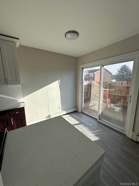 Building Photo - 460 Old Town Rd