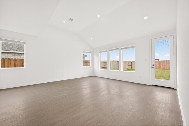 Building Photo - 31838 Blossom Ln