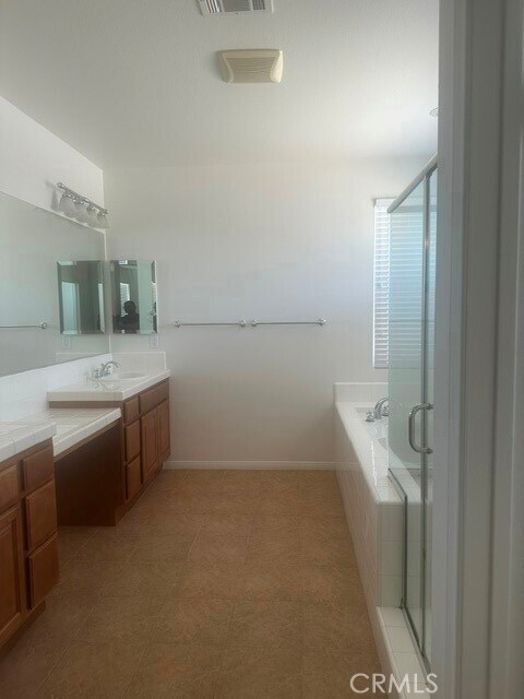 Building Photo - 13029 Hillhaven Ct