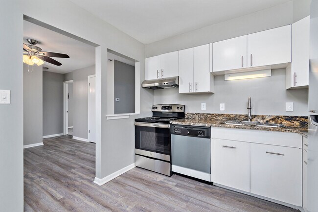 Building Photo - Chapel Hill