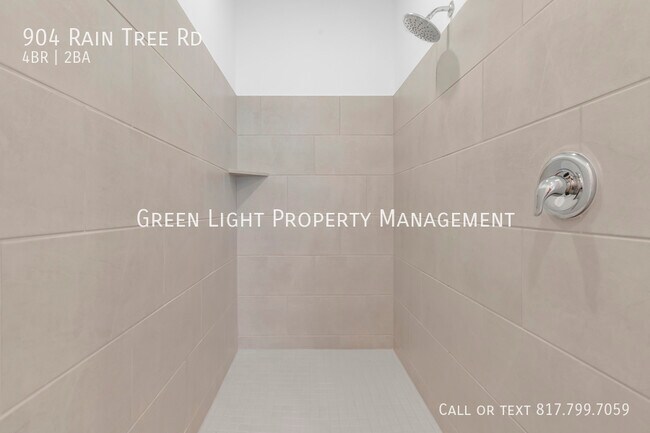 Building Photo - 904 Raintree Rd