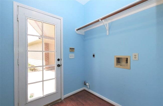 Building Photo - 10419 Pearl Dr