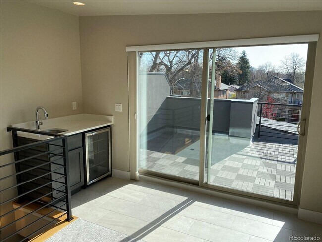 Building Photo - Rare University/Observatory Park 4 Plus Bed, 4.5 Bath Home