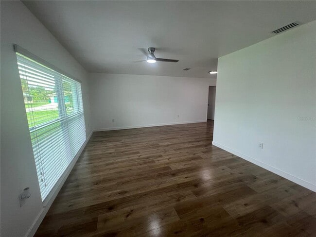 Building Photo - 21371 Knollwood Ave
