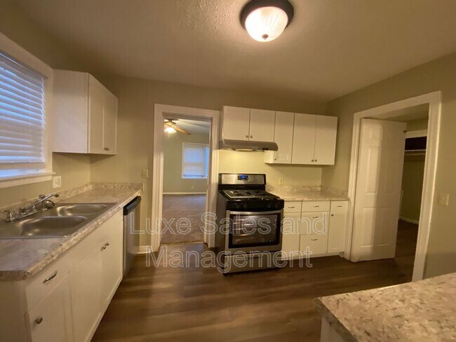 Building Photo - 1118 Idaho St