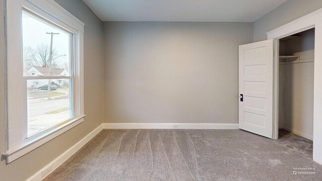 Building Photo - Old Brooklyn Area - 3 Bedrooms - Single Fa...
