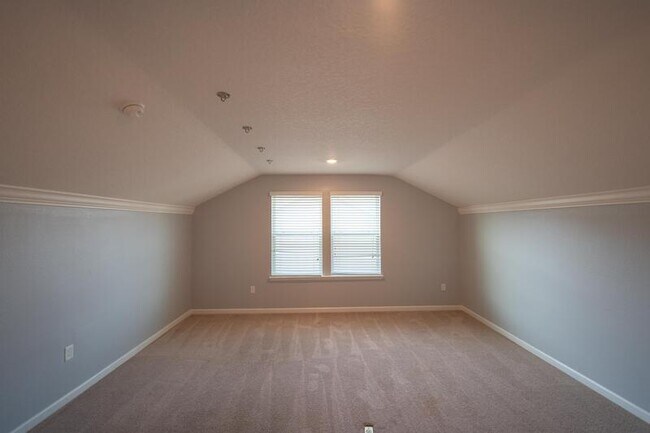 Building Photo - 2670 Fawn Point Dr