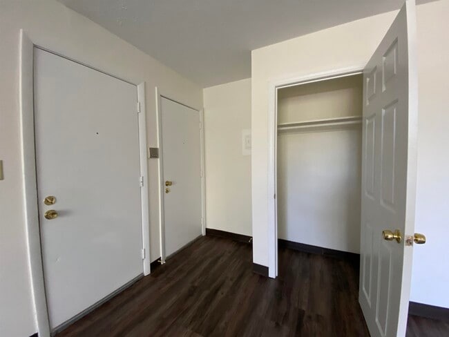 Building Photo - 3961 Brown Ave