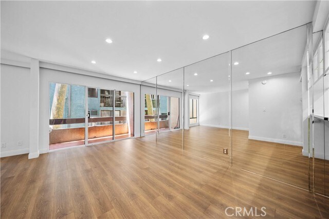 Building Photo - 950 Kings Rd