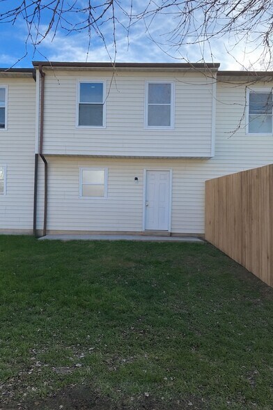 Building Photo - 156 Carnival Dr