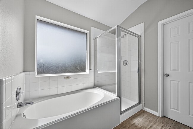 Building Photo - 2111 Castle Gardens Ln