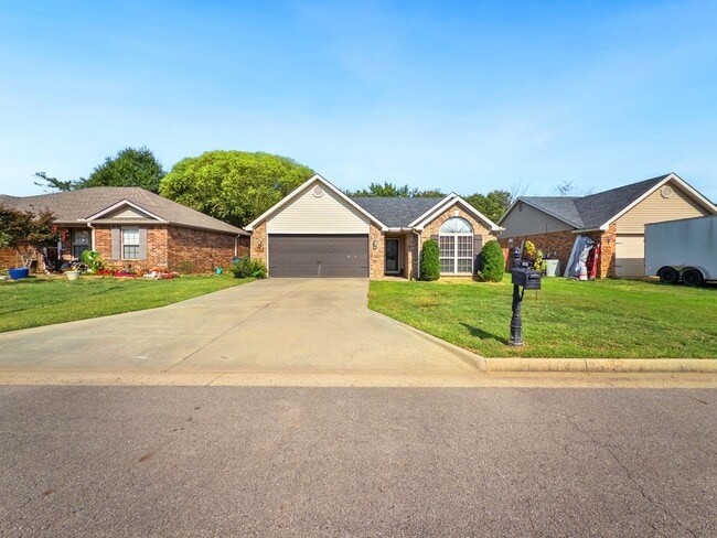 Primary Photo - * Move-In Special * Beautiful Brick 3 Bed ...