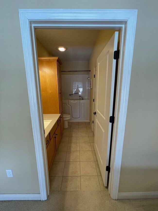 Building Photo - Fully-Furnished 3 Bedroom Condo in Smithton Crossing - Perfect for Traveling Professionals!