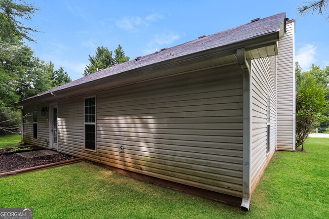 Building Photo - 1101 Overlook Dr