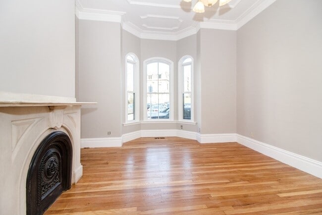 Building Photo - 61 Monmouth St