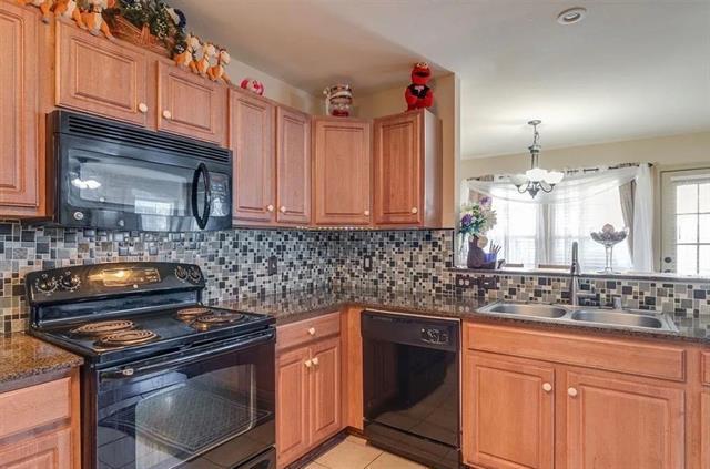 Building Photo - 3900 Fernando Dr