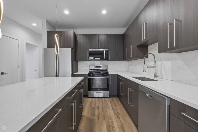 Building Photo - 2357 N Washtenaw Ave