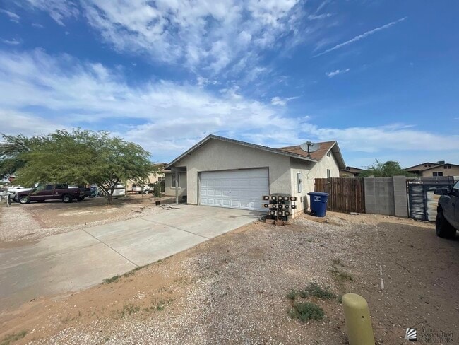 Building Photo - 8840 E 38th Ln