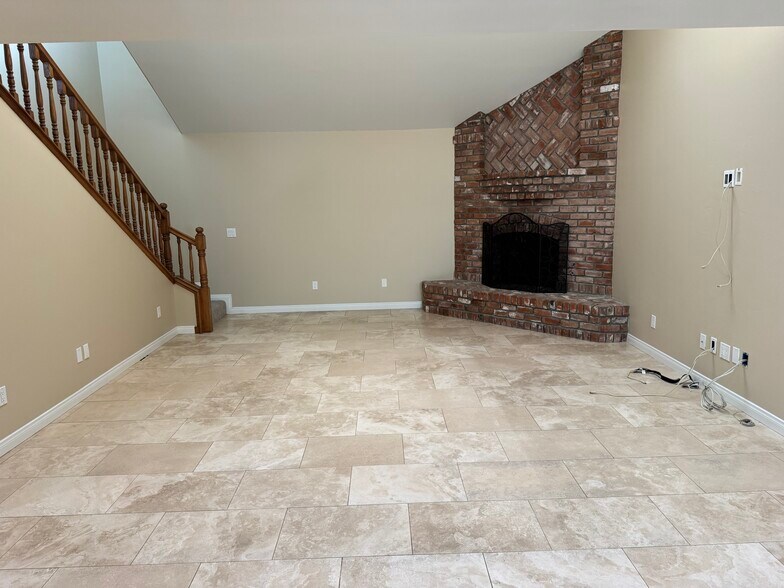 Building Photo - 1232 Saint Helene Ct