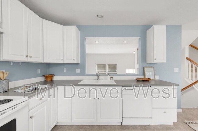 Building Photo - 9369 Longs Peak Dr