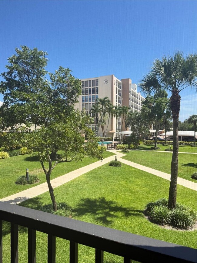 Building Photo - 1627 Riverview Rd