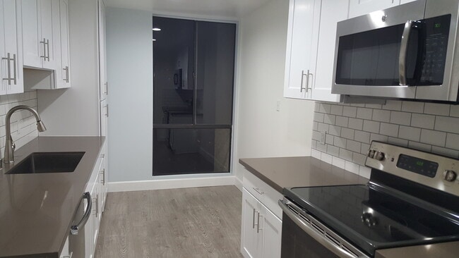 Building Photo - 4041 Via Marisol