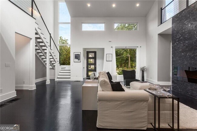 Building Photo - 1756 N Akin Dr NE