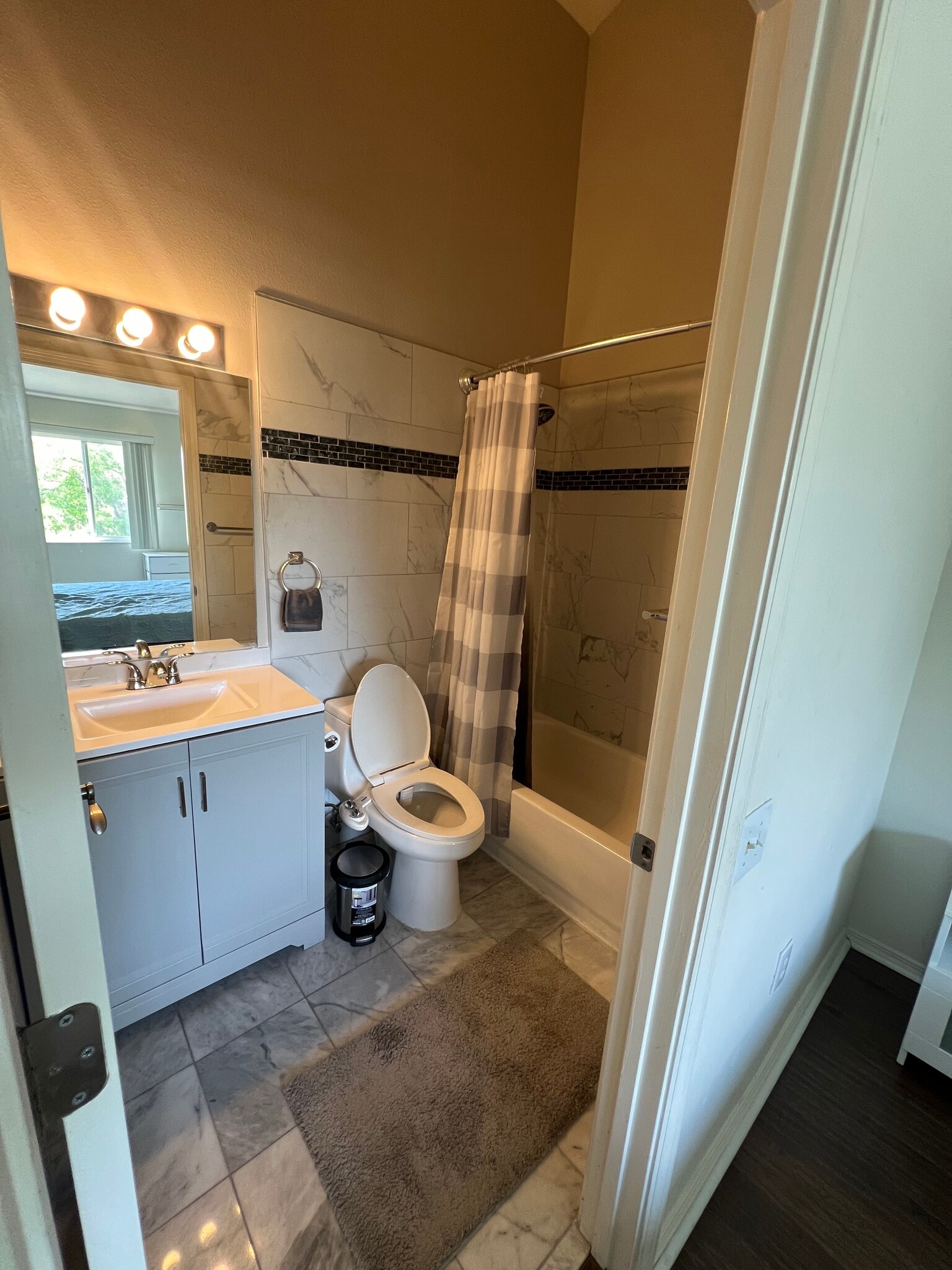 Building Photo - 1132 Kennewick Ct