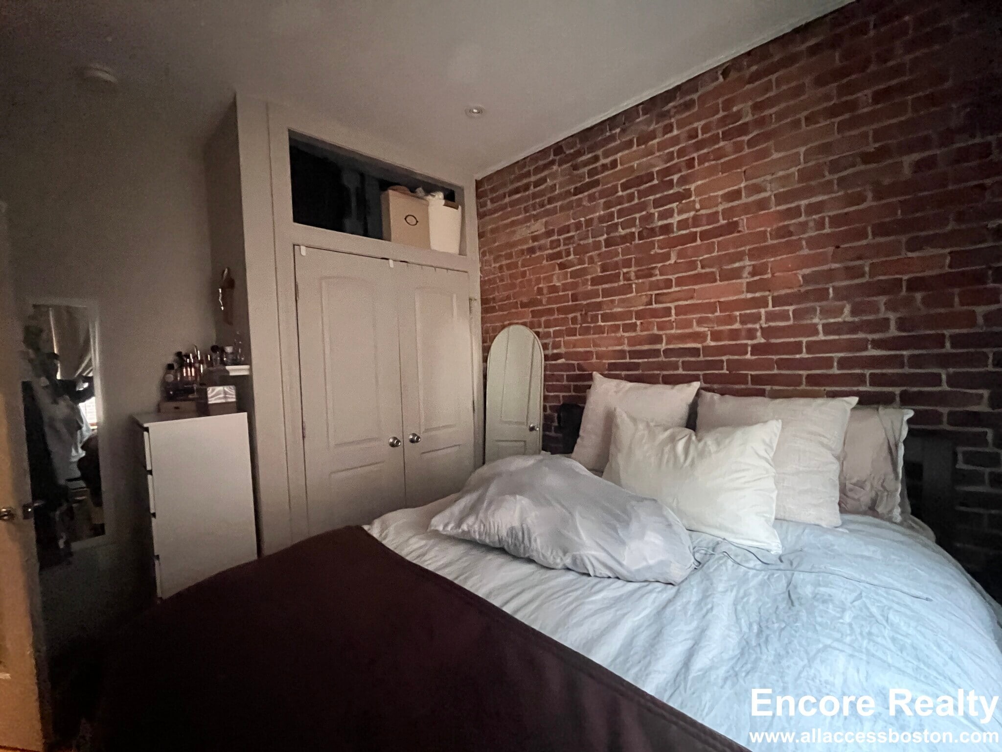 Building Photo - 19 Garrison St