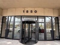 Building Photo - 1850 N Clark St