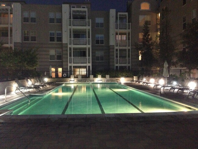 Swimming Pool - 3901 Lick Mill Blvd