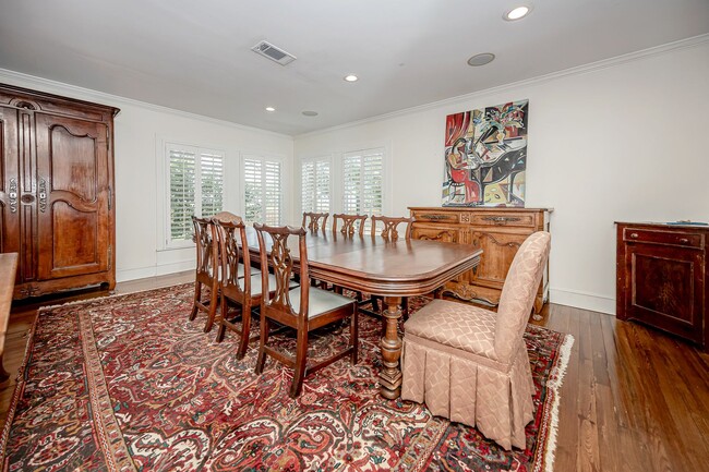Building Photo - Coastal Living at Its Best – Fully Furnish...