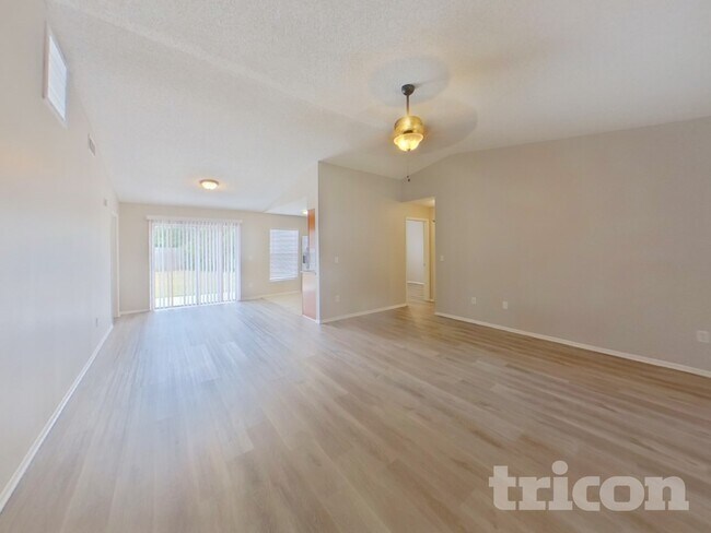 Building Photo - 14004 Basin St