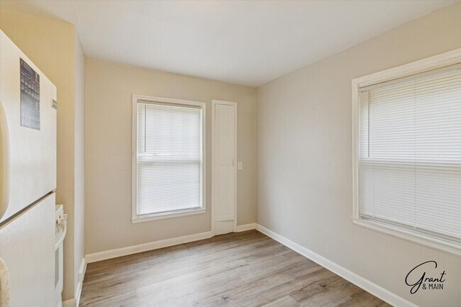 Building Photo - 10067 Grayton St