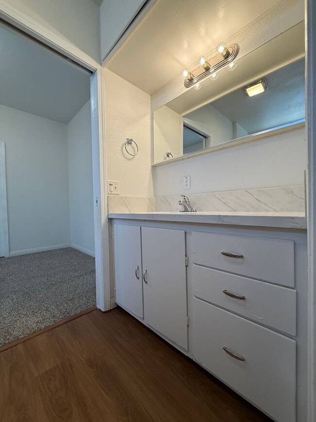 Building Photo - 516 2nd St