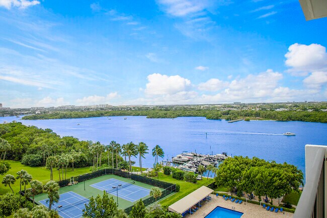 Building Photo - 2121 N Ocean Blvd