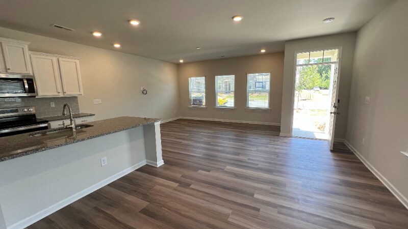 Building Photo - 322 Planters Trace Ln
