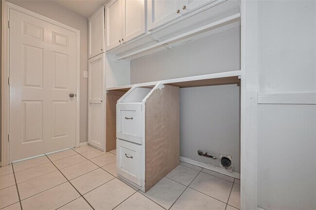 Building Photo - 6503 Taimer Ct