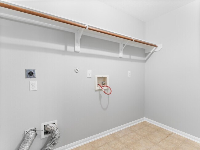 Building Photo - 1023 Santa Fe Ct