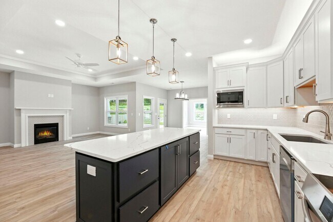 Building Photo - 80 Lane 520 Lake James