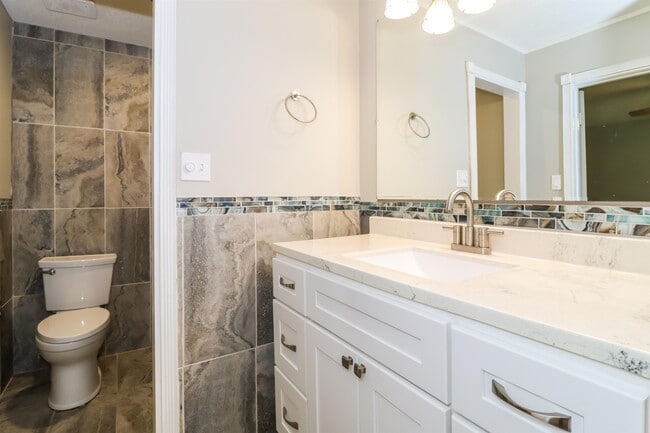 Building Photo - 5707 Heartwood Dr