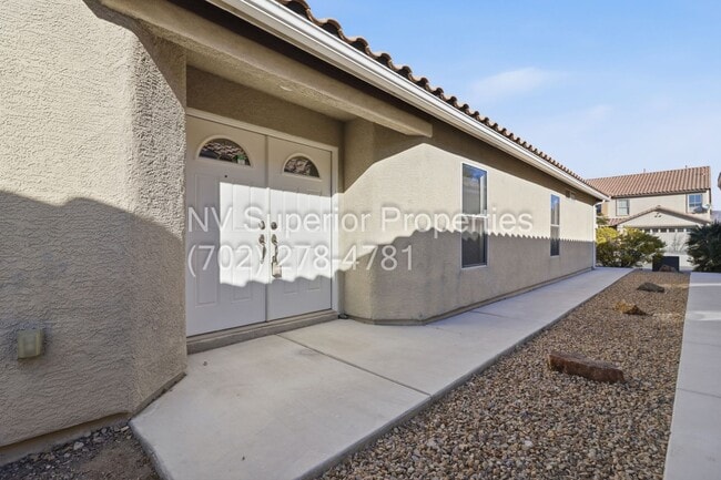 Building Photo - NW North Las Vegas!! Single Story!! No Carpet!! Low Maintenance Desert landscape front and back!!