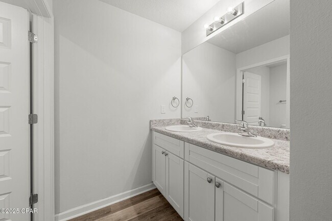 Building Photo - 5832 Viking