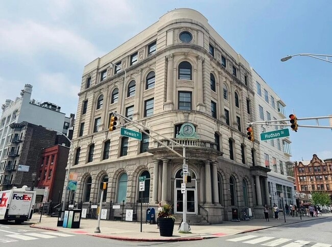 Building Photo - 102 Hudson St