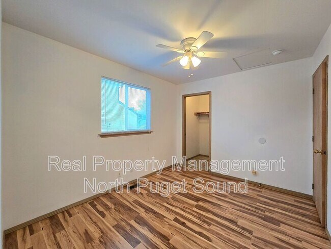 Building Photo - 5224 102nd Pl NE