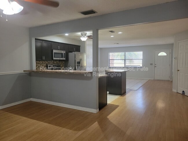 Building Photo - 12387 Seagate St